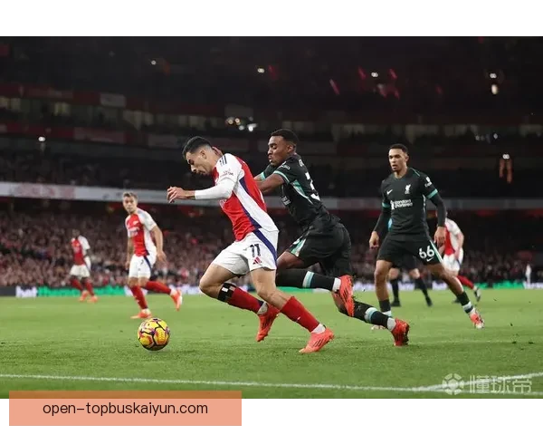 英超夺冠解析：赛季数据揭示竞争态势与球队表现趋势